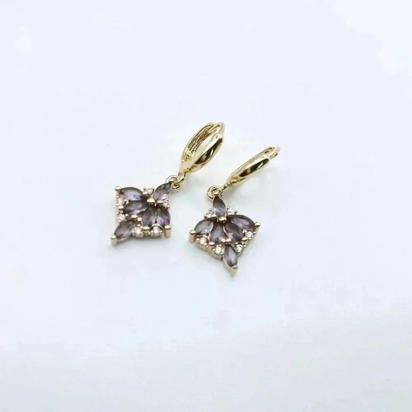 JCD Jewelry - Drop Leaves Earrings Gold Plated